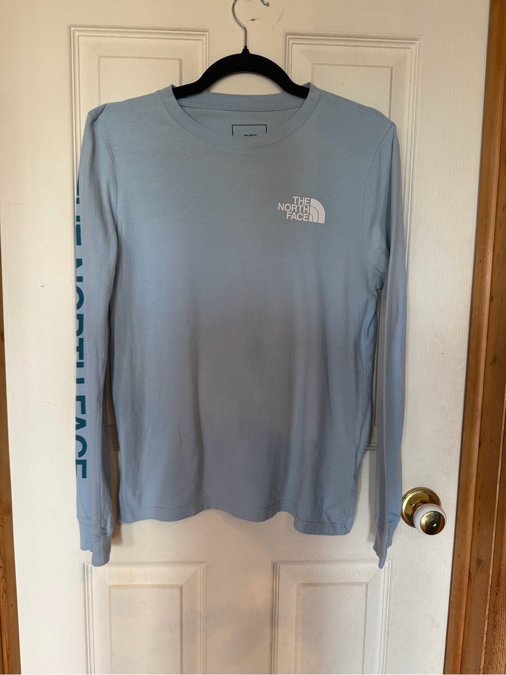 The North Face women’s Long-Sleeve Logo Tee — Light Blue